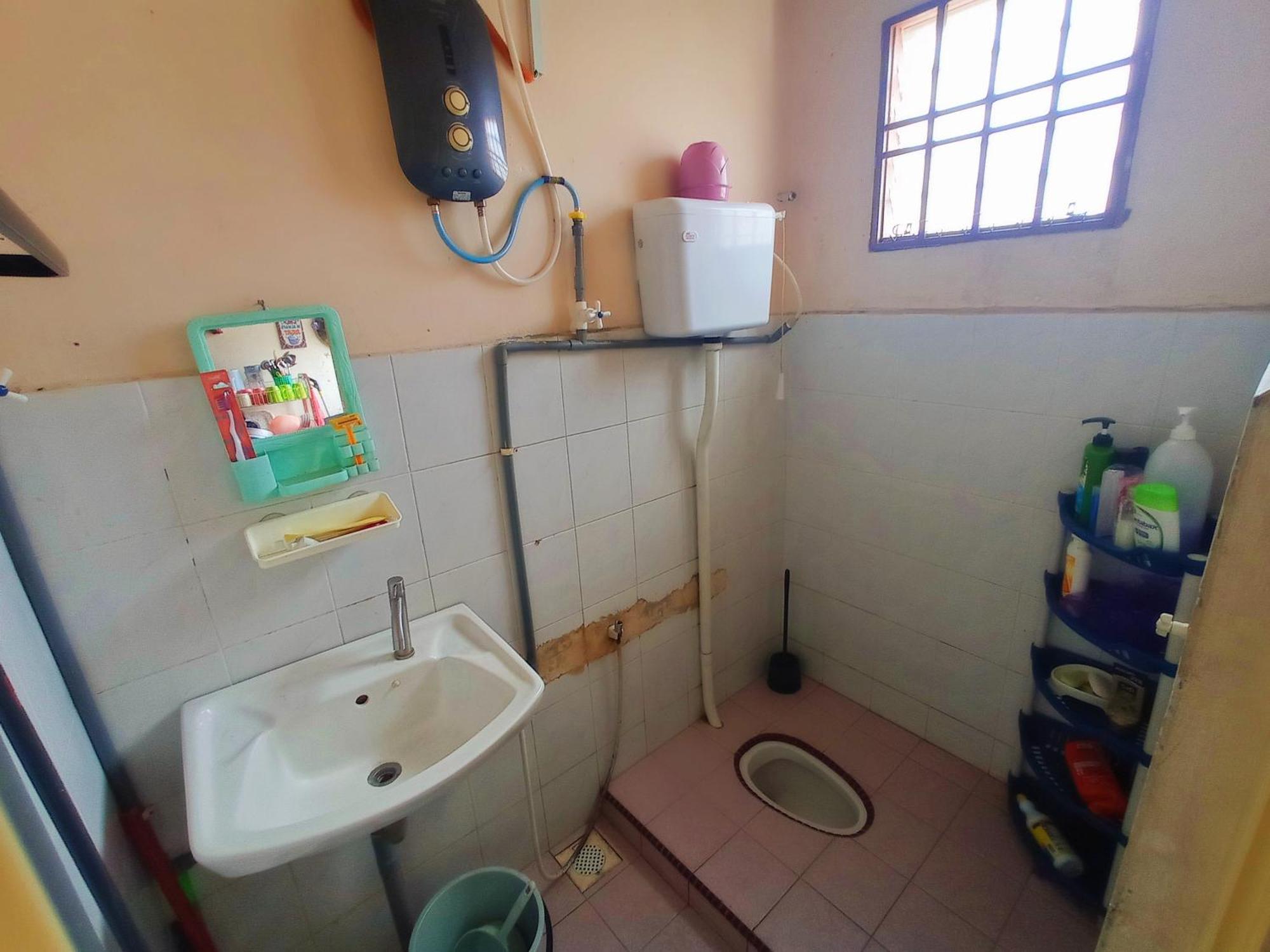 Homestay Melewar Parit Raja Exterior photo